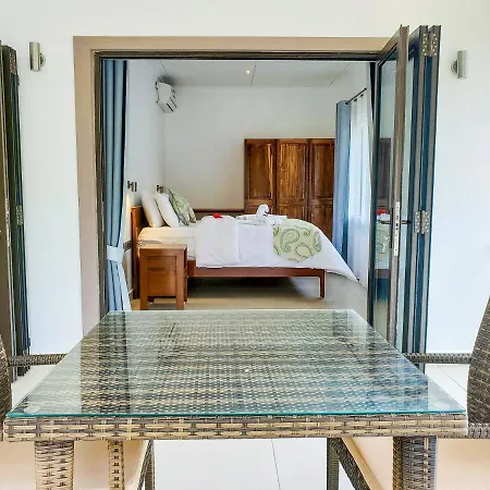 Palm Holiday Apartments Grand Anse  Exterior photo